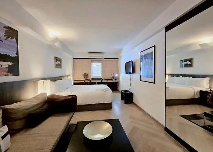 Somewhere To Escape - Hometel Bangkok