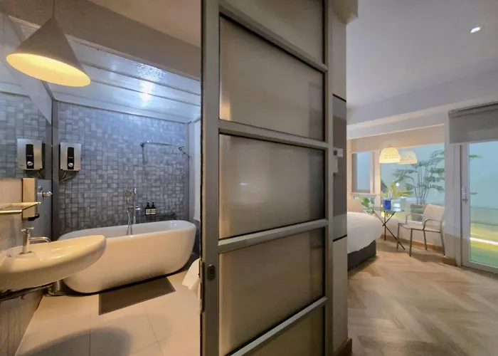 Hotel Somewhere To Escape - Hometel Bangkok