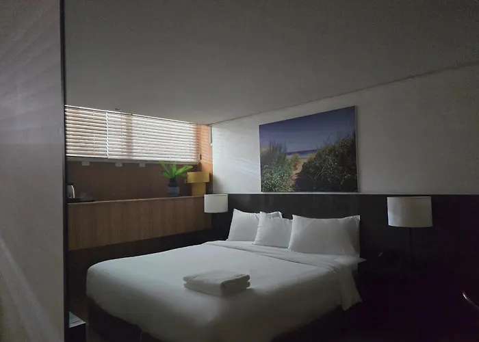 Somewhere To Escape - Hometel 3*