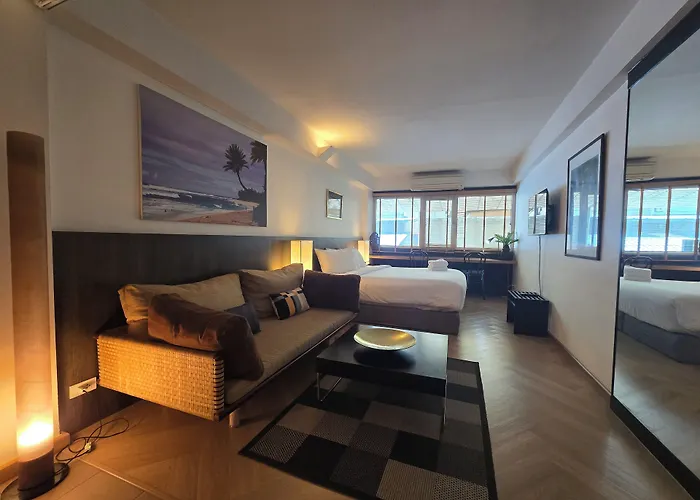 Somewhere To Escape - Hometel 3*